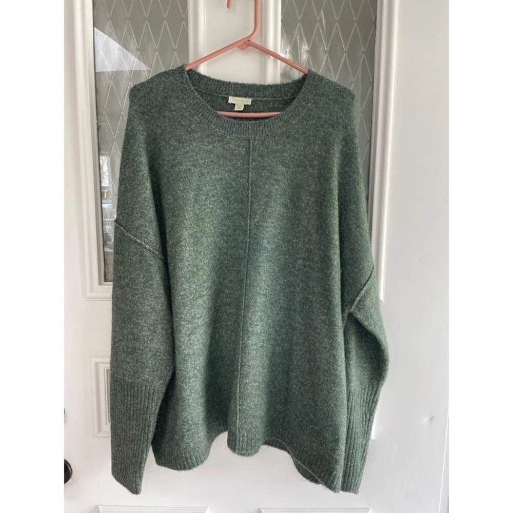 Legendary outfitters women’s XXL long sleeve green sweater